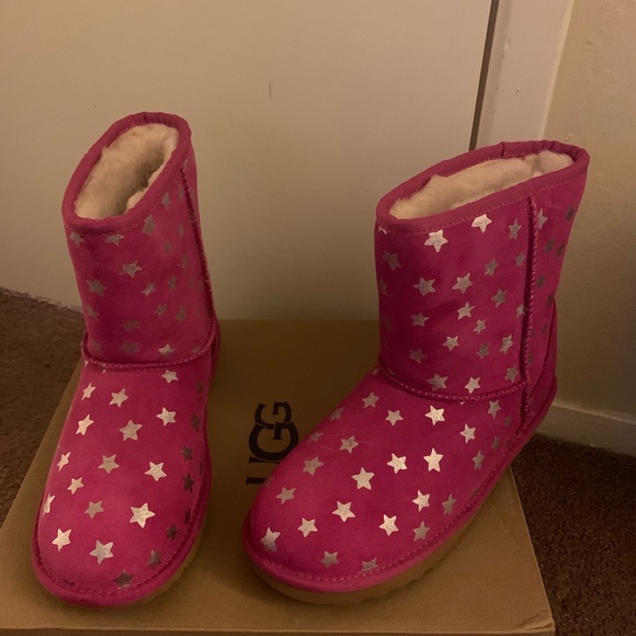 UGG Shoes - NIB UGG Water Resistant Classic Short Stars Boots